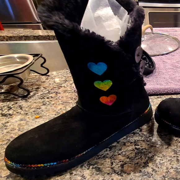 Boots - Picture 4 of 4